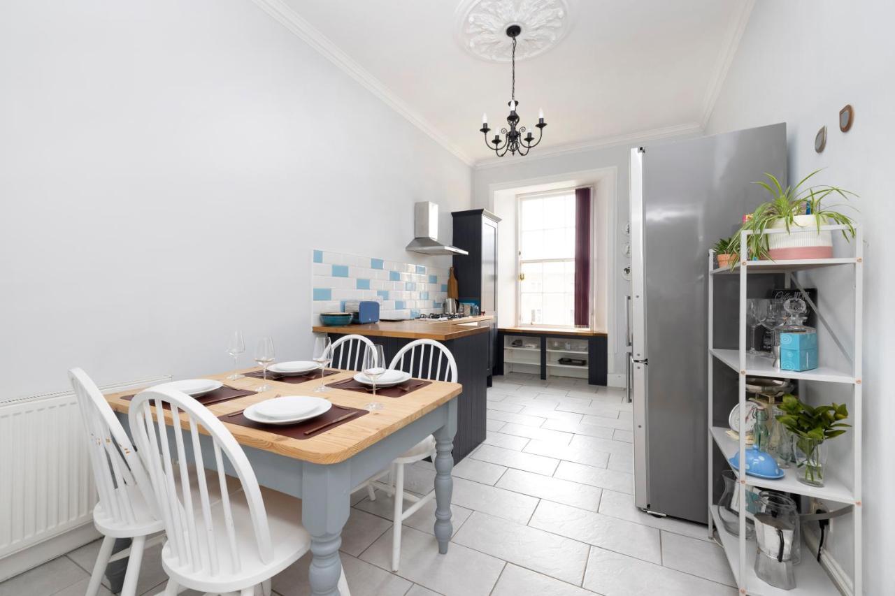 Altido Glamorous 2-Bed Flat Near Edinburgh Castle Exteriör bild