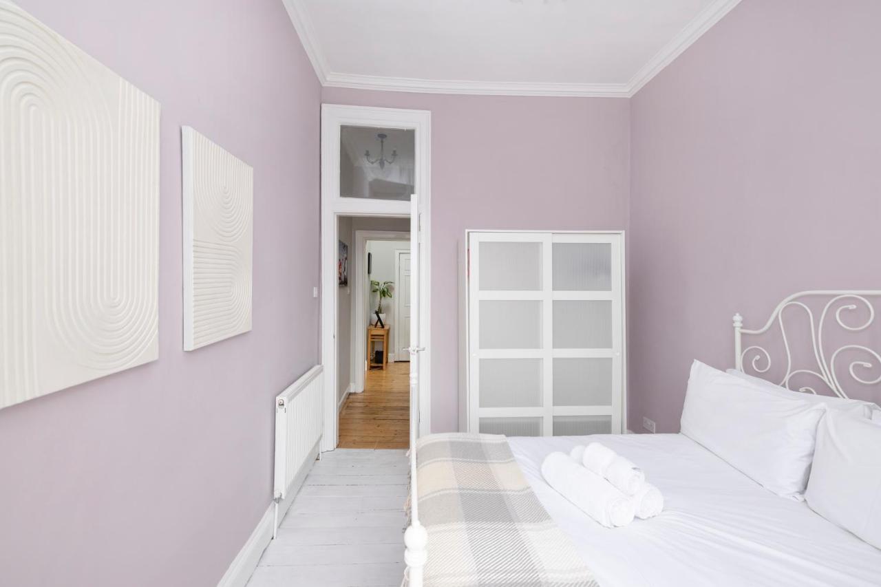 Altido Glamorous 2-Bed Flat Near Edinburgh Castle Exteriör bild